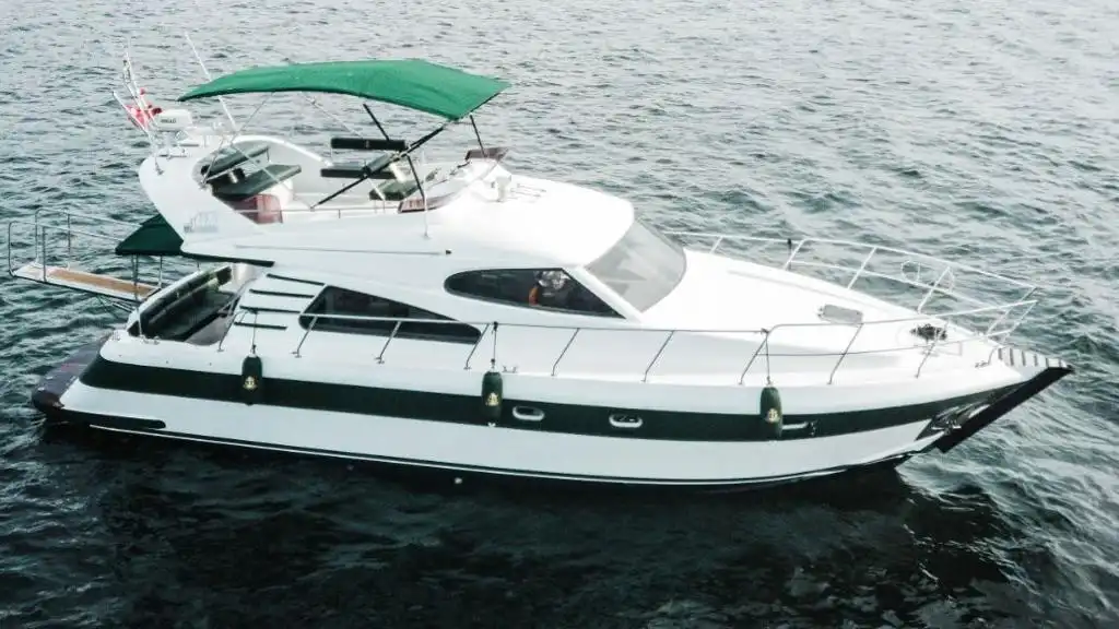Motor yacht for rent in Istanbul – Luxury and Comfort in One with Yattayım